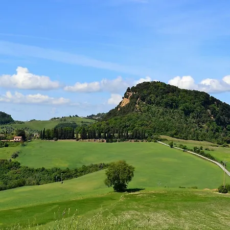 With 2 Bedrooms In Volterra, With Wonderful Mountain View, P דירה